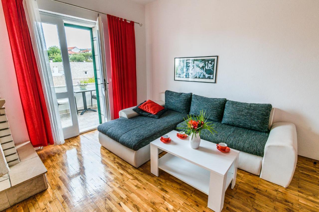 Apartment Dunja Supetar Bagian luar foto