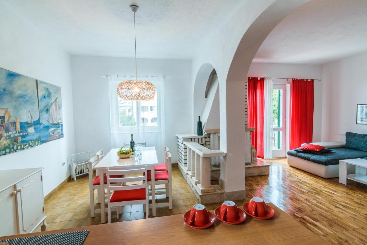 Apartment Dunja Supetar Bagian luar foto
