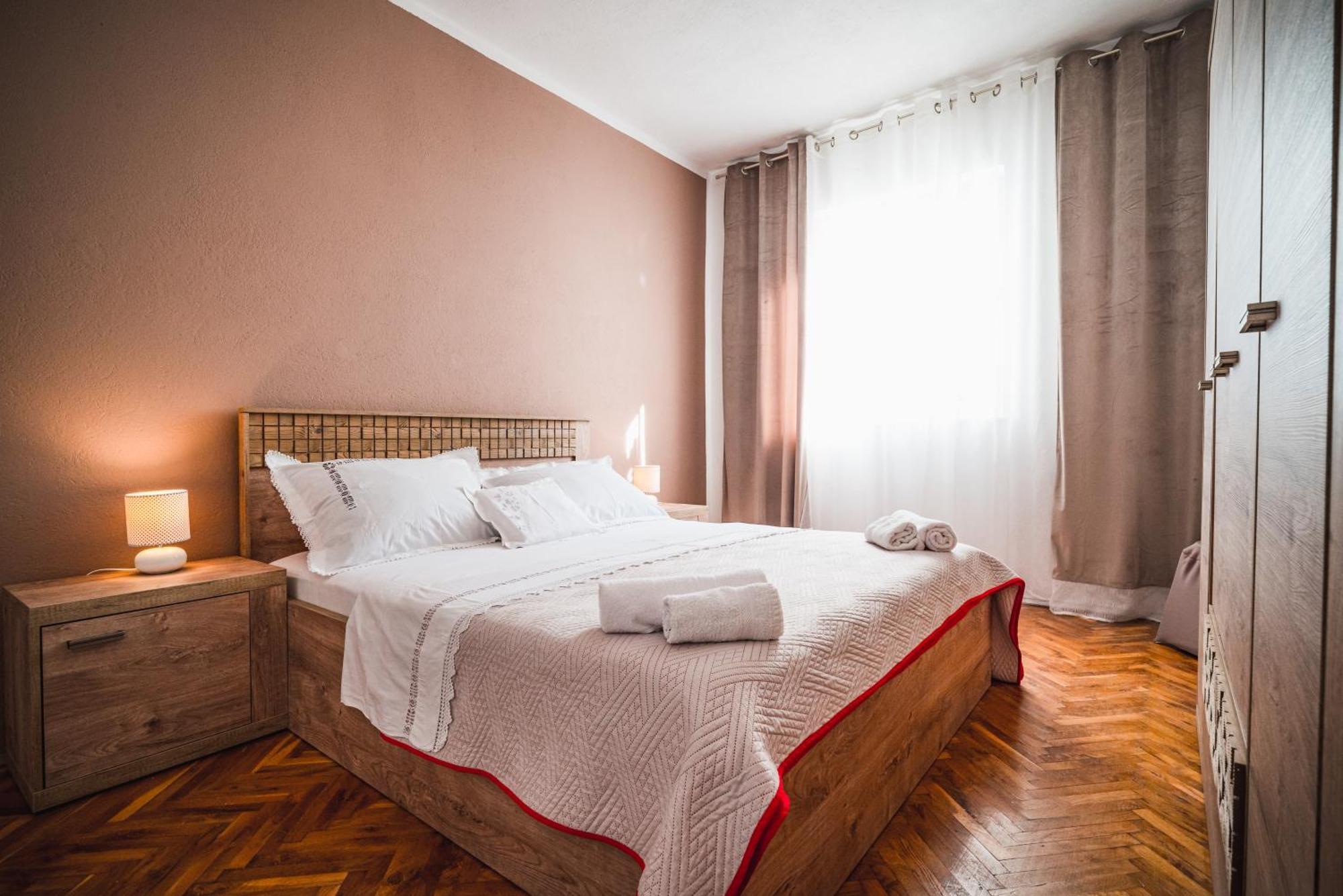 Apartment Dunja Supetar Bagian luar foto